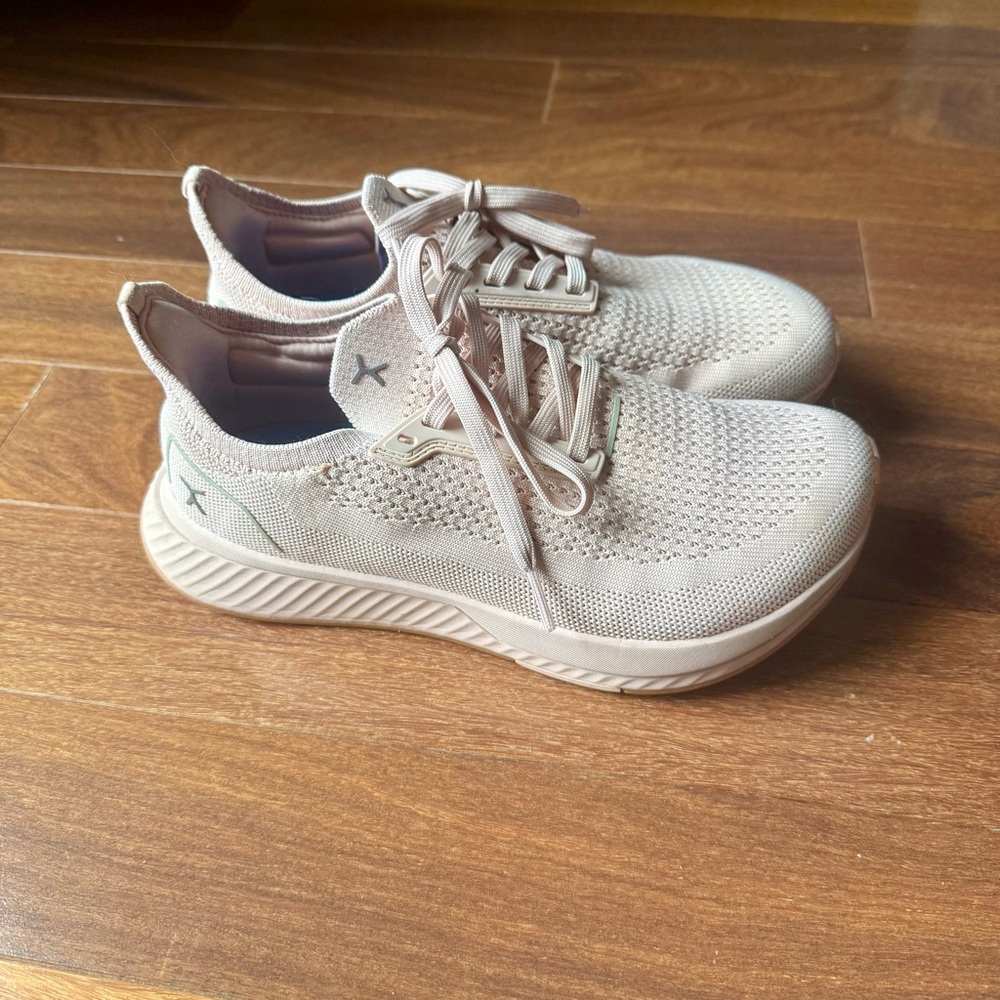 Flux Stylish Women's Sneakers in Blush Color - Picture 4 of 7